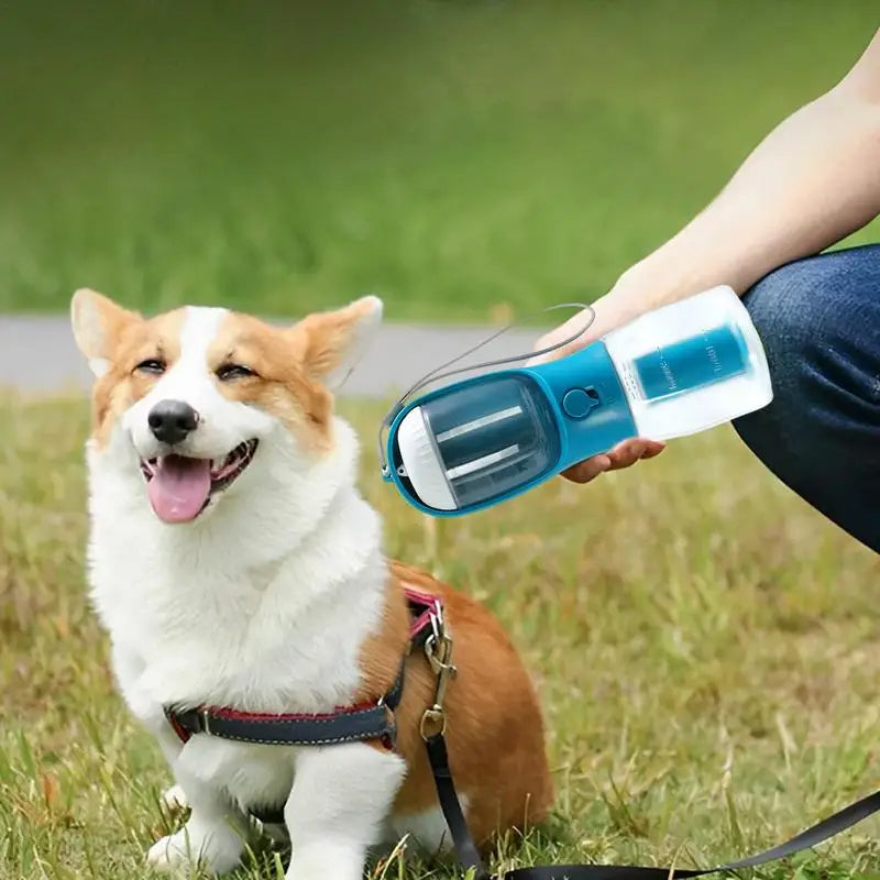 Botella 3 en 1 para Mascotas: Agua, Comida y Bolsas - vista 8